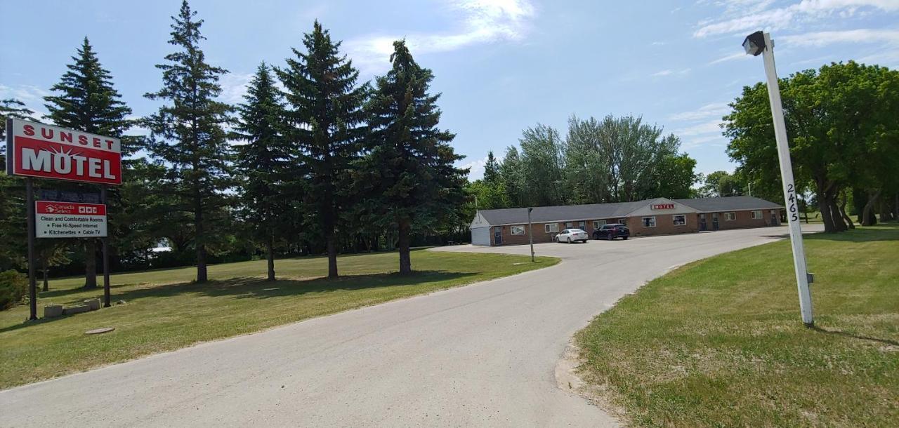 Sunset Motel Portage la Prairie Exterior photo