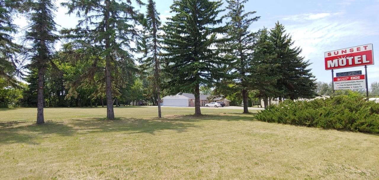 Sunset Motel Portage la Prairie Exterior photo